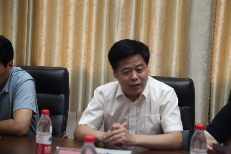 業(yè)以才興，力以合強。